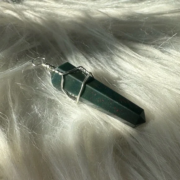 Bloodstone Sentinel Pendant – Handwrapped in Silver Wire - Picture 3 of 3